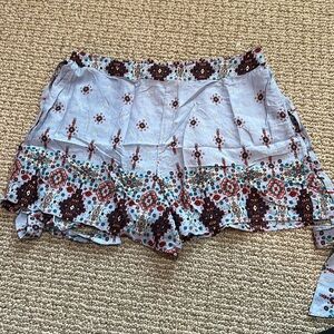 Patterned pocket front tie shorts